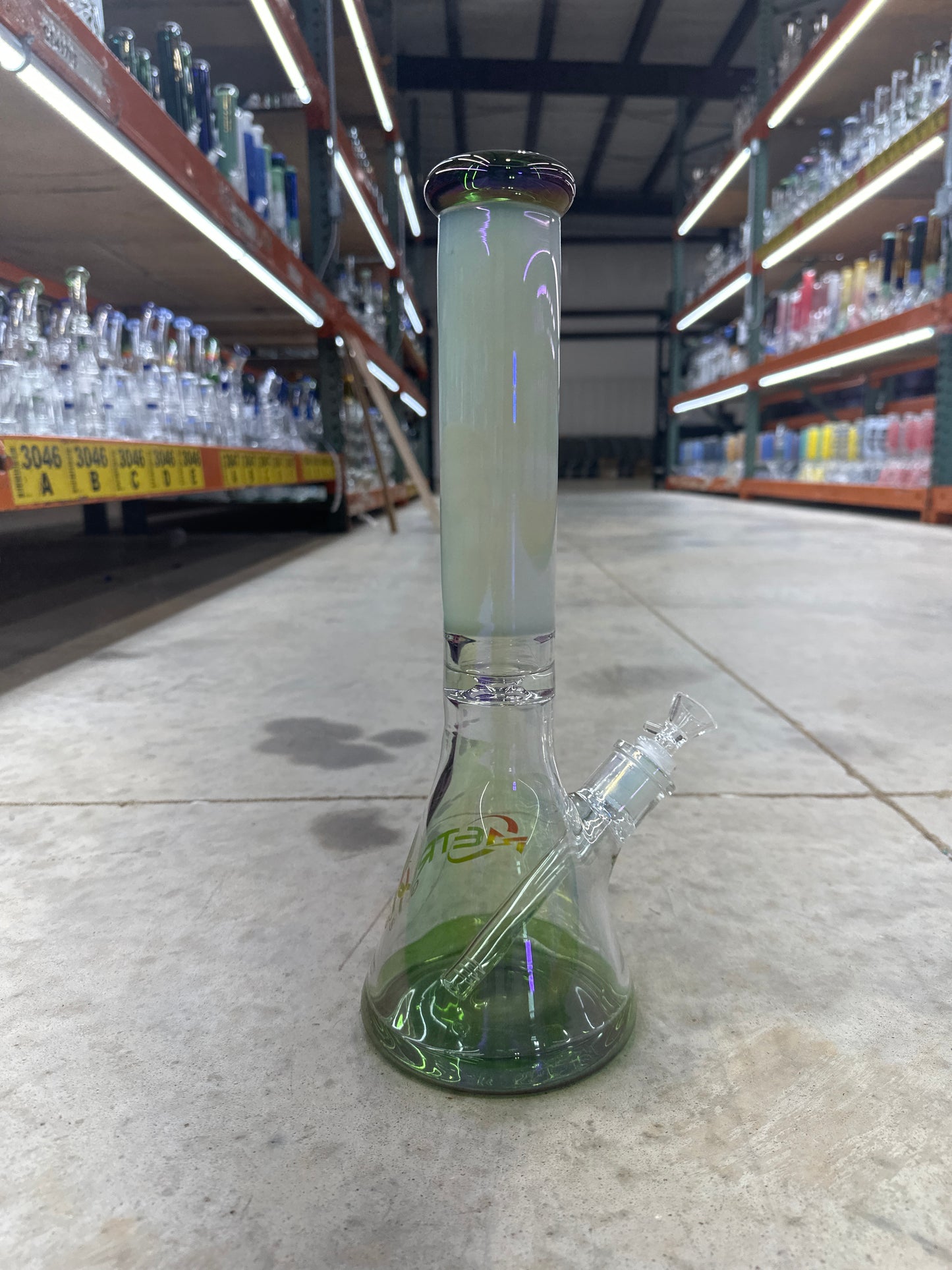 Metriz green holographic beaker